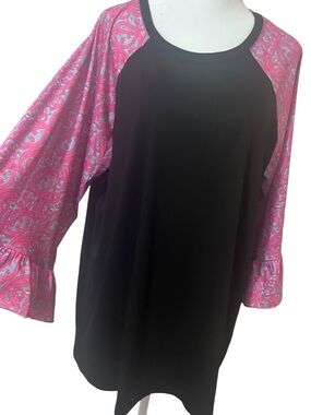 Southern Stitch Boutique Black Top with Pink Paisley Bell Sleeves | NWT | XL